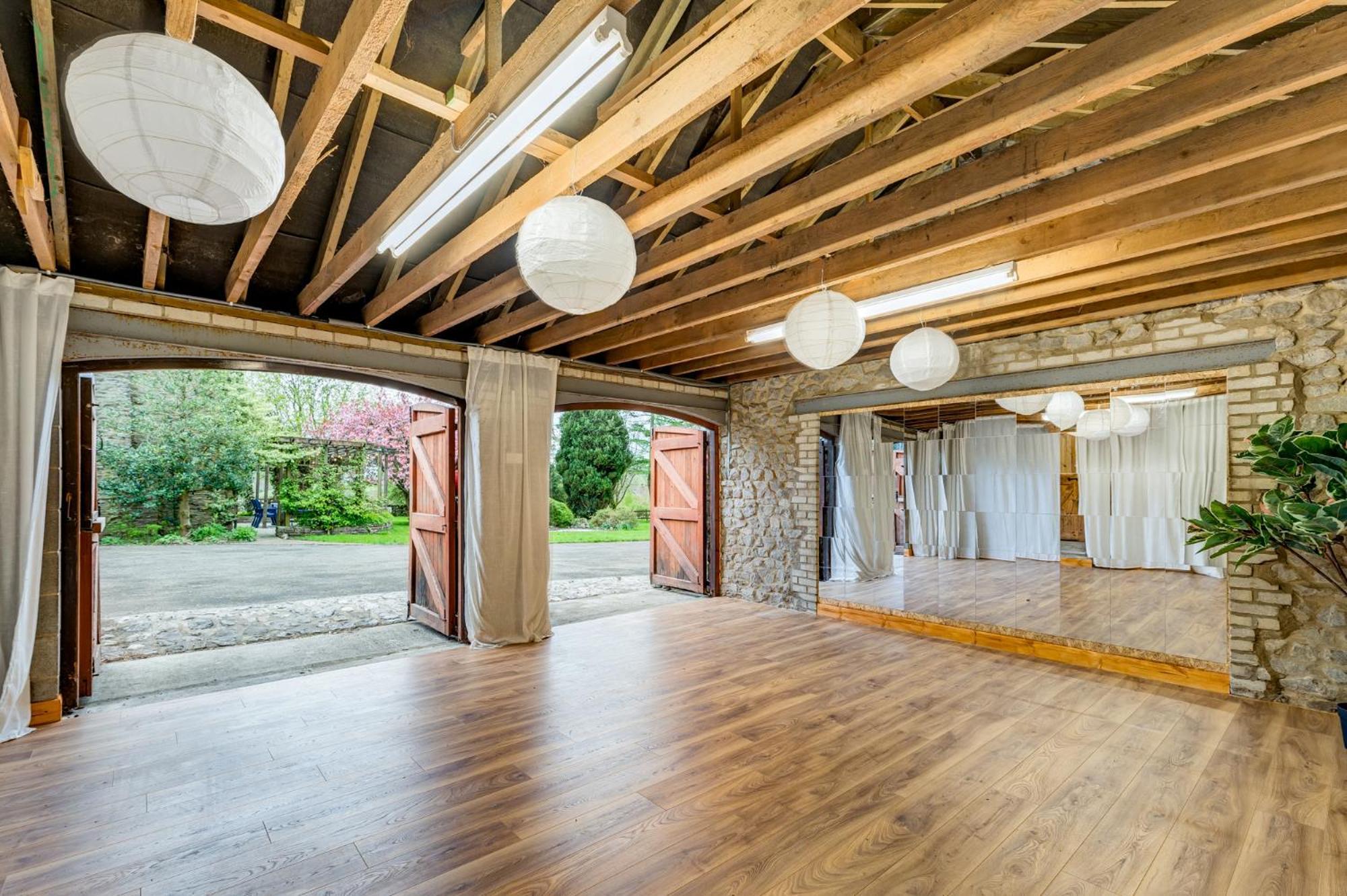 Central Malham Wellbeing Escape Hot Tub & Studio Exterior foto