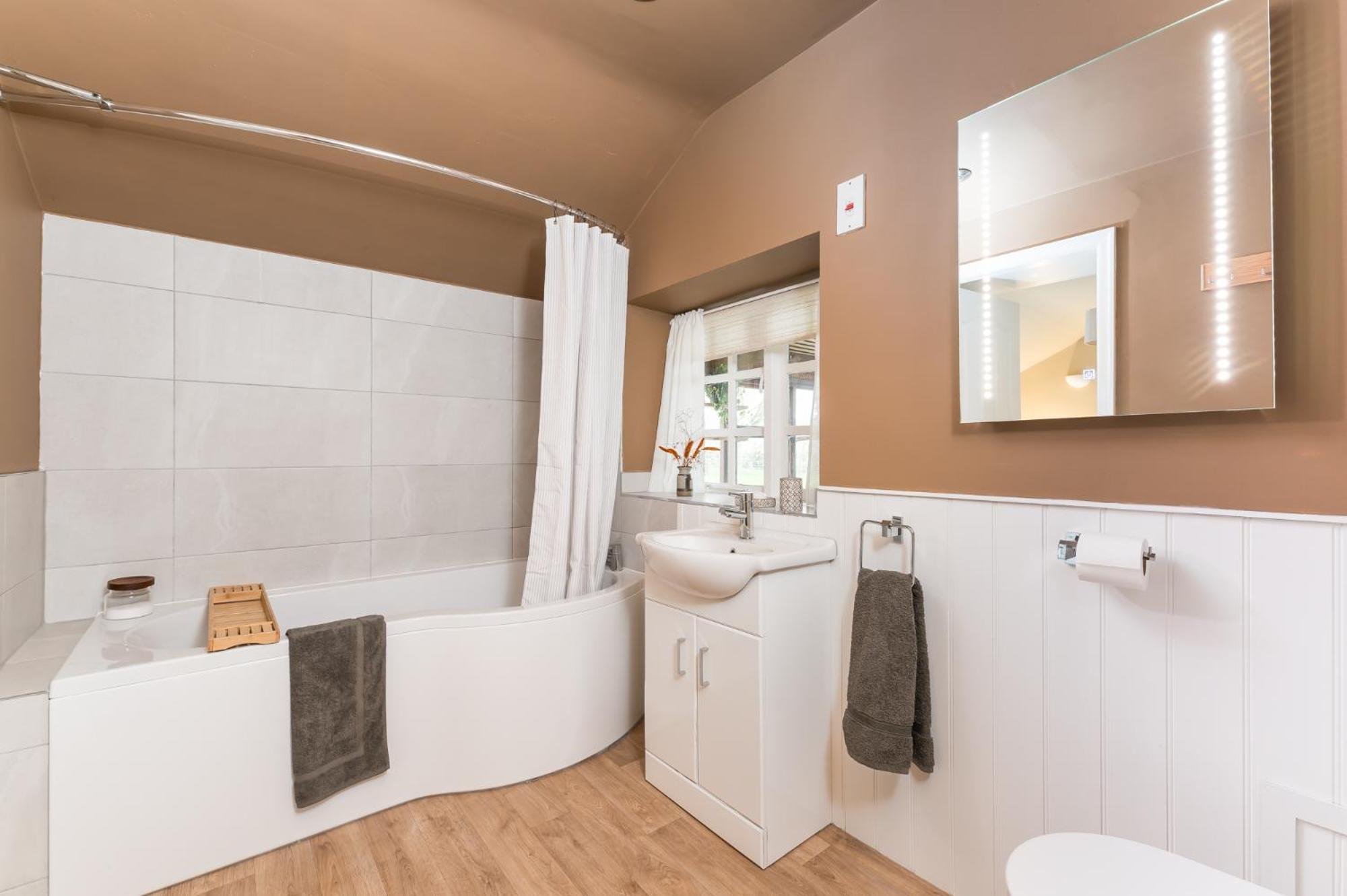 Central Malham Wellbeing Escape Hot Tub & Studio Exterior foto