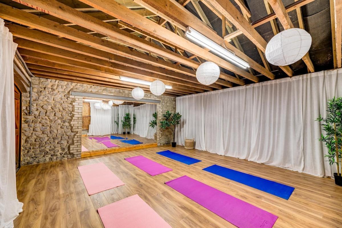 Central Malham Wellbeing Escape Hot Tub & Studio Exterior foto